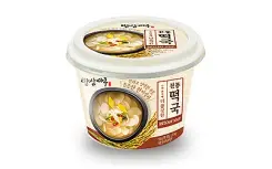 Traditional Rice Cake Soup (Tteokguk)